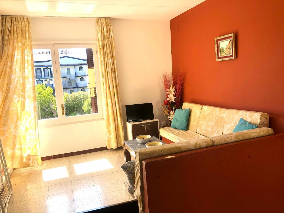Port Sotavent: Canal-View Apartment with Pool in Marina Empuriabrava Exterior photo