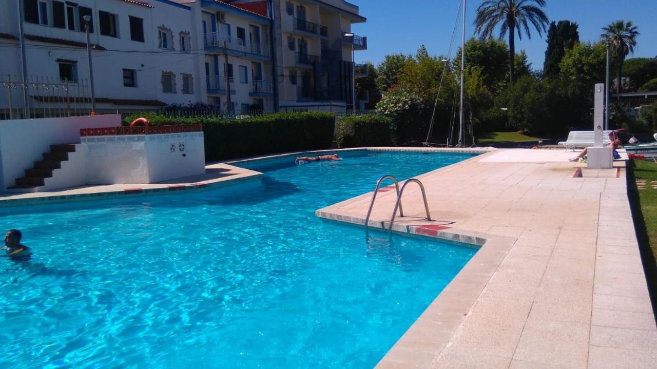 Port Sotavent: Canal-View Apartment with Pool in Marina Empuriabrava Exterior photo